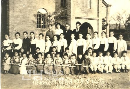 1950년대 나주교회 유치원 졸업식 장면
