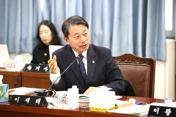 ▲지난 19일 이재태 의원이 한국학호남진흥원 소관 업무보고에서 현안 질의를 하고 있다.